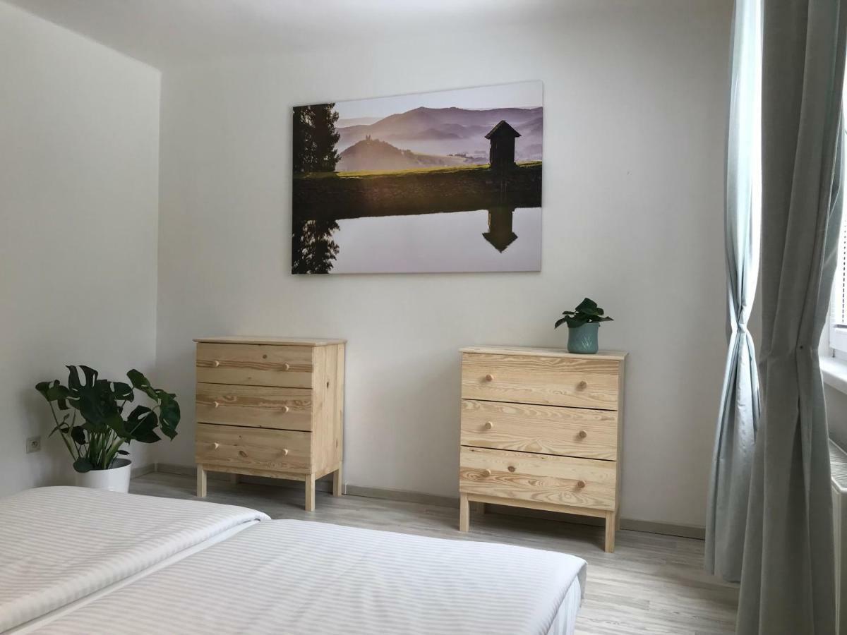 Apartman Hodrusa-Hamre Exteriör bild