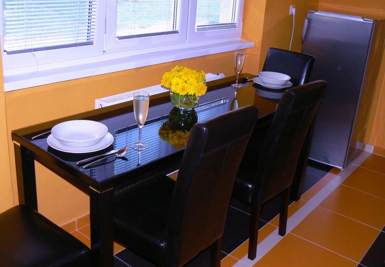 Apartman Hodrusa-Hamre Exteriör bild