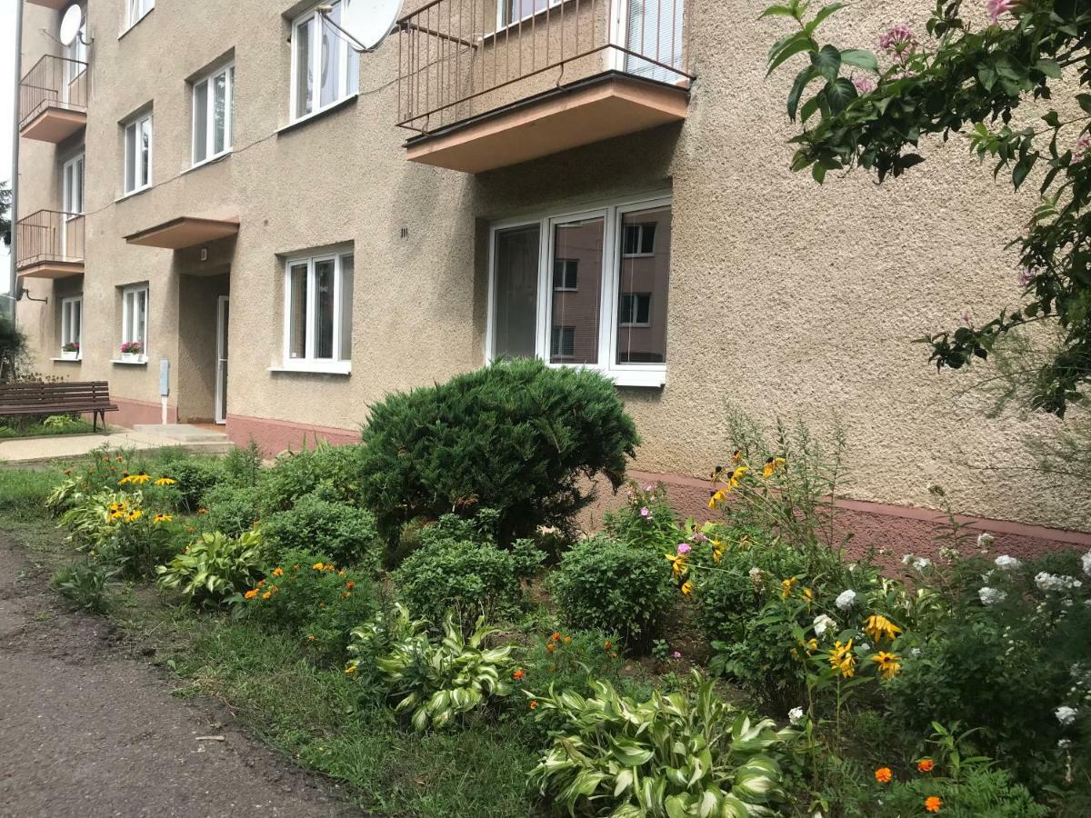 Apartman Hodrusa-Hamre Exteriör bild