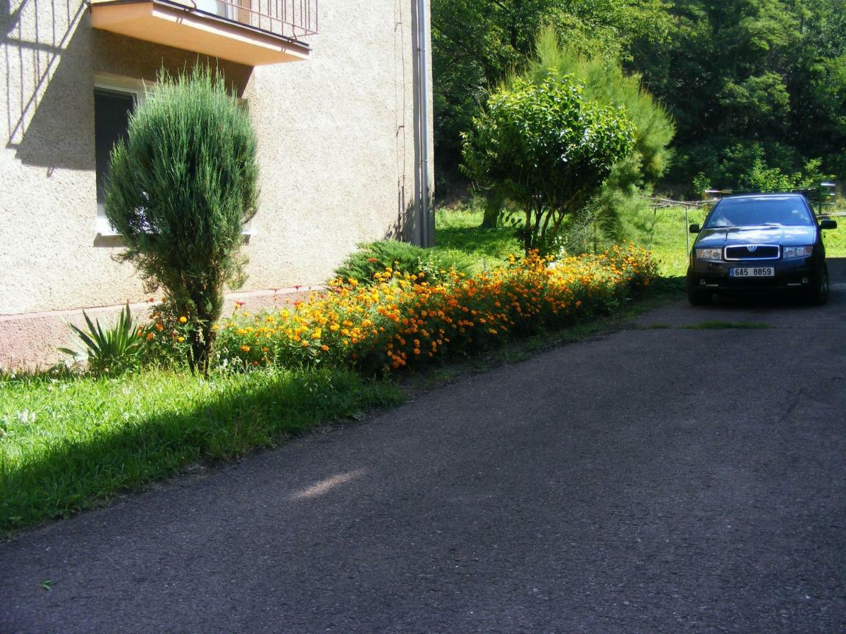 Apartman Hodrusa-Hamre Exteriör bild